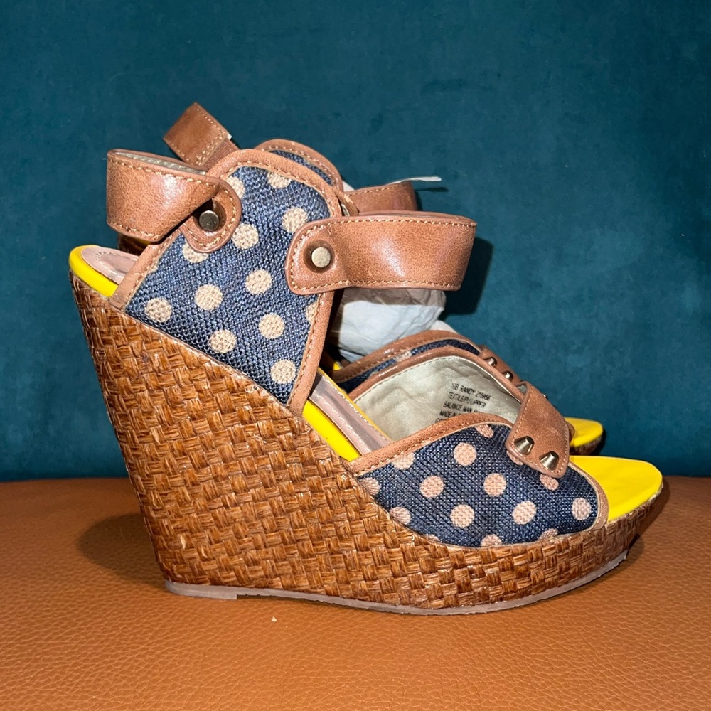 Women’s XOXO blue/yellow with brown polka dots wedge sandal size 10 NWOT no box